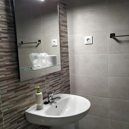 Hostal Cuatro Torres 마드리드 외부 사진
